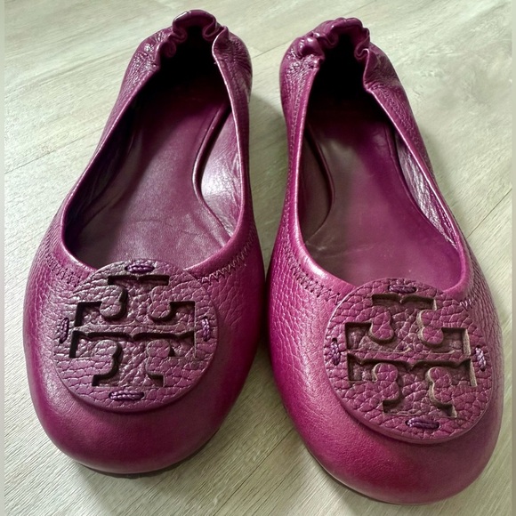 Tory Burch Purple Pebbled Leather Slip-On Emblem Cap Ballet Flats 8M - Picture 2 of 16